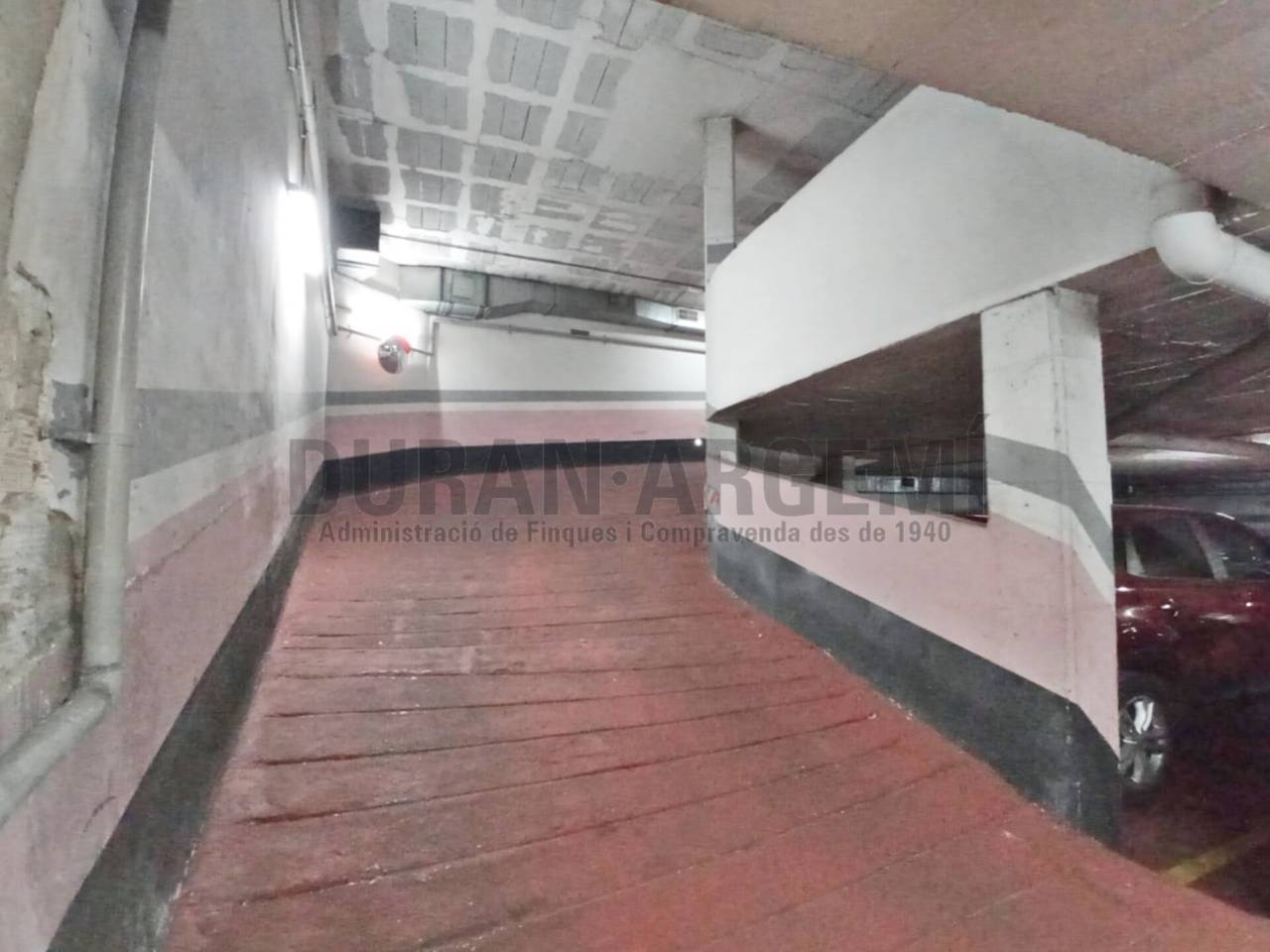 Plaza de Aparcamiento en Alquiler en Zona Escuelas