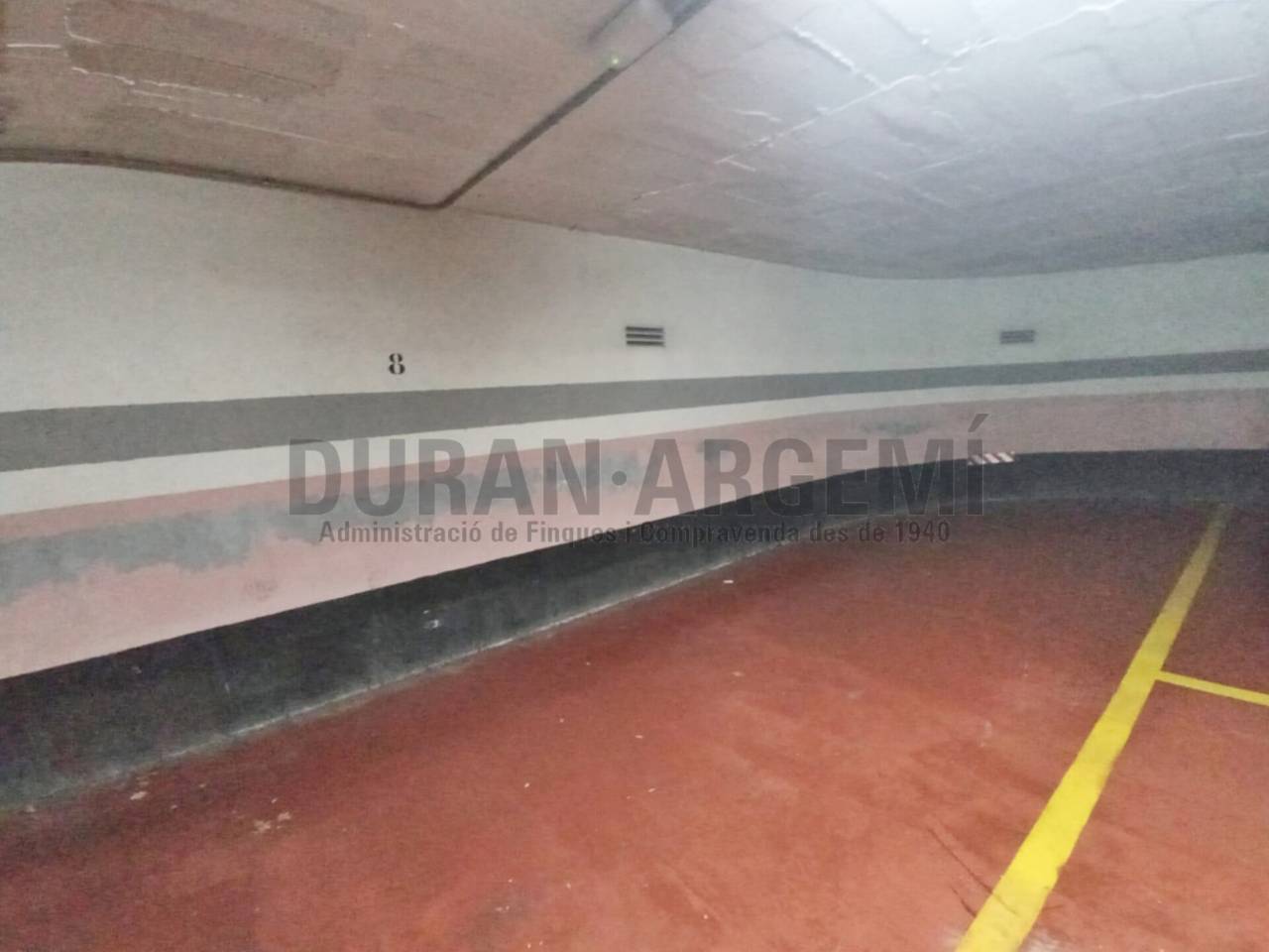 Plaza de Aparcamiento en Alquiler en Zona Escuelas