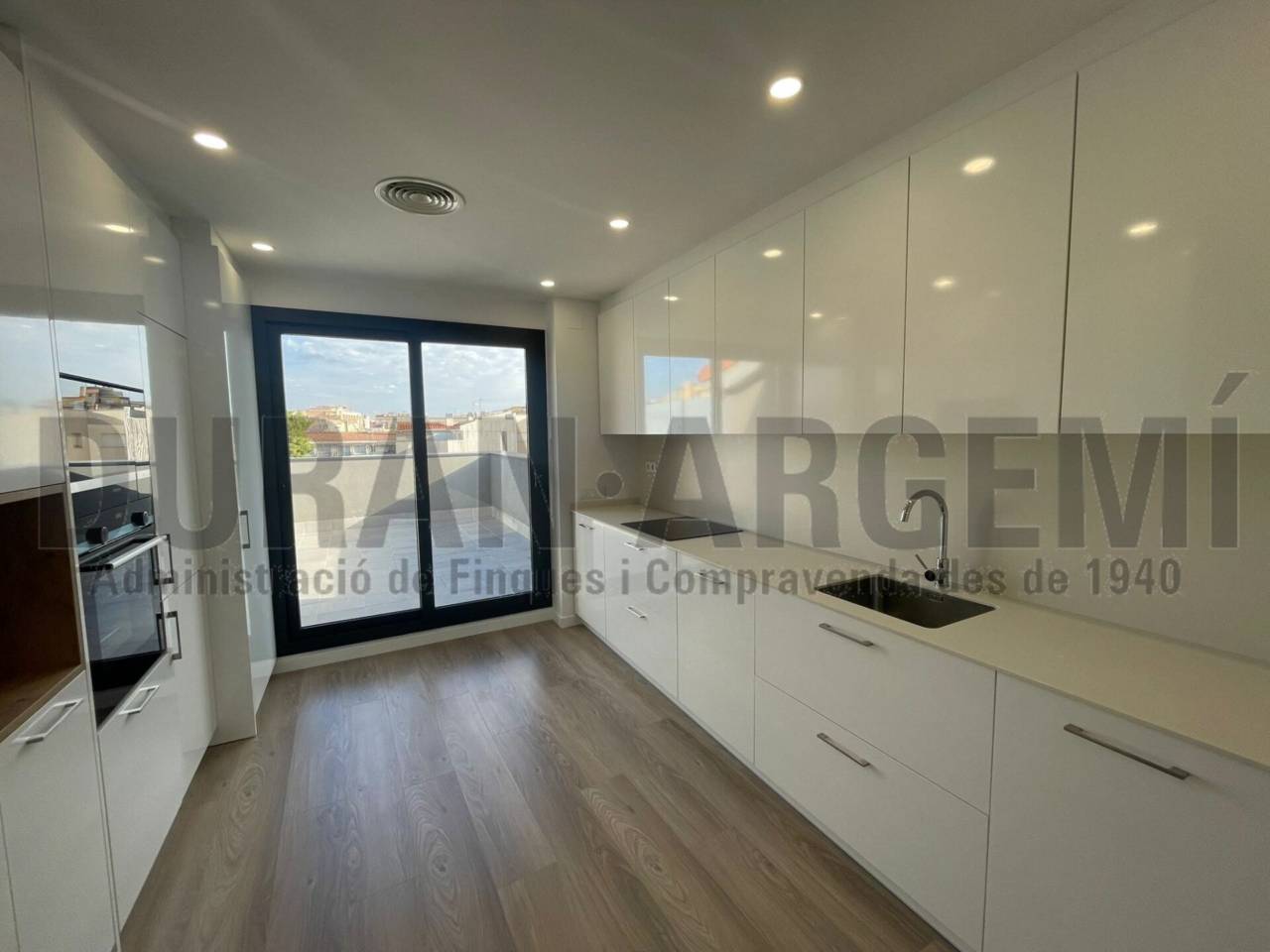 Duplex en venta en Sant Pere(08225)