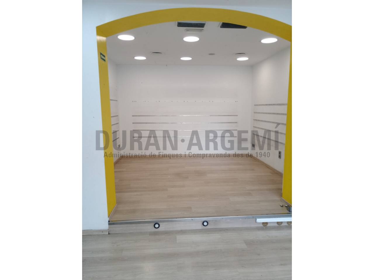 Local comercial de lloguer a la Plaça Vella