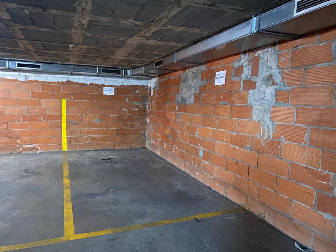 Plaça d'aparcament en venda al carrer Sant Leopold * Cotxe petit