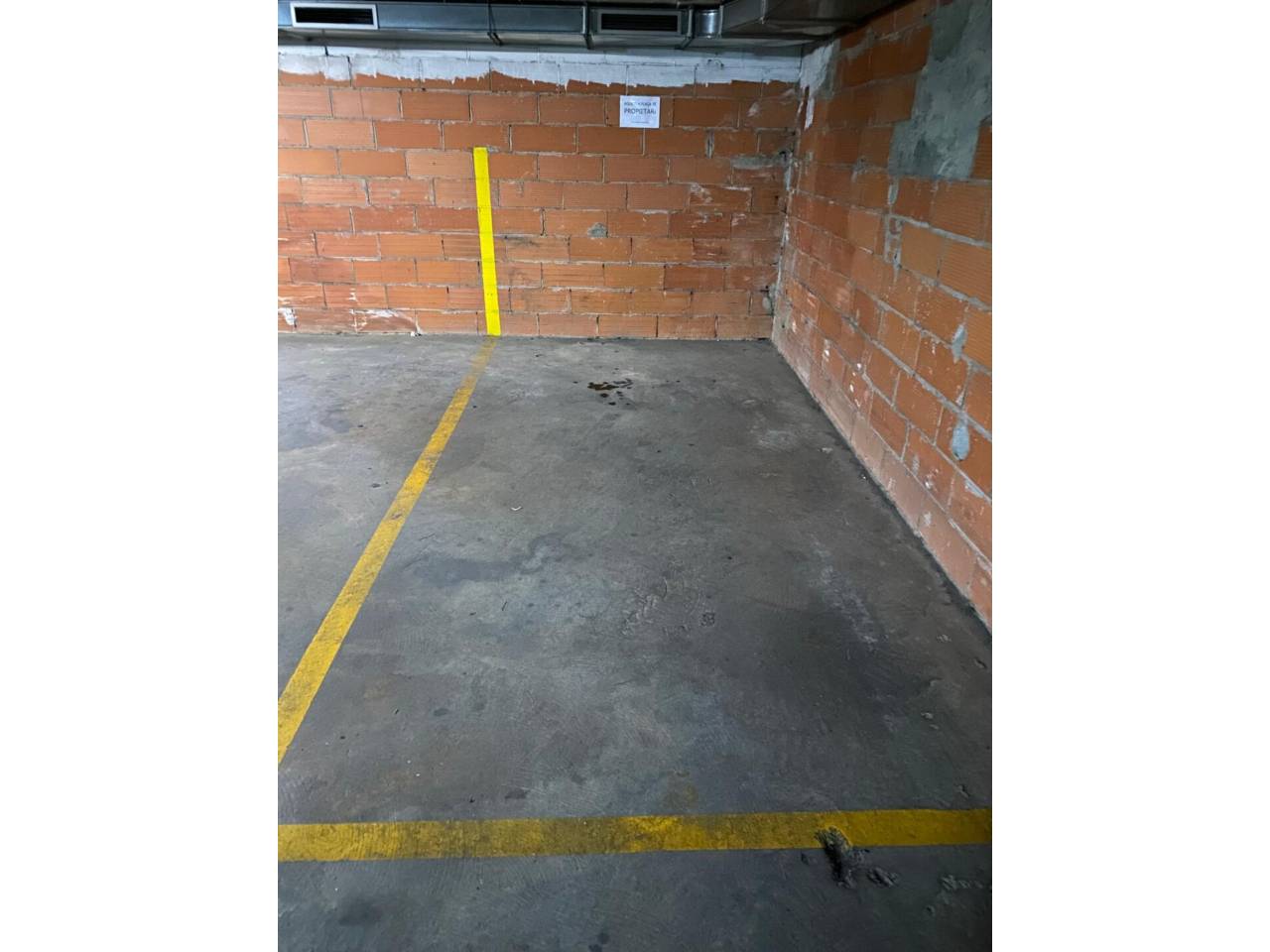 Plaça d'aparcament en venda al carrer Sant Leopold * Cotxe petit