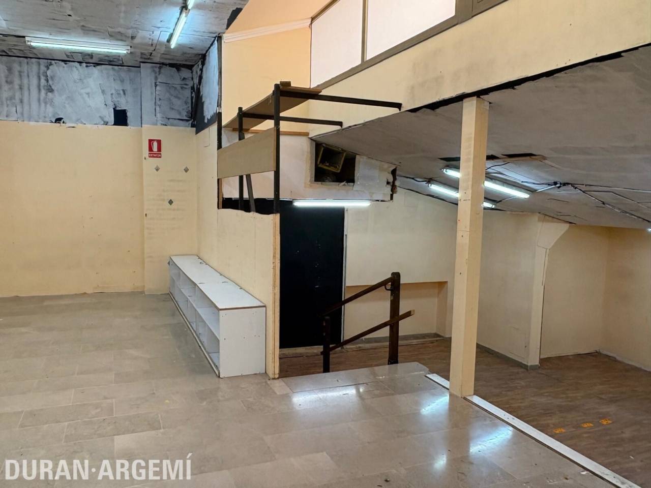 Local comercial en alquiler en el centro – Primera línea comercial