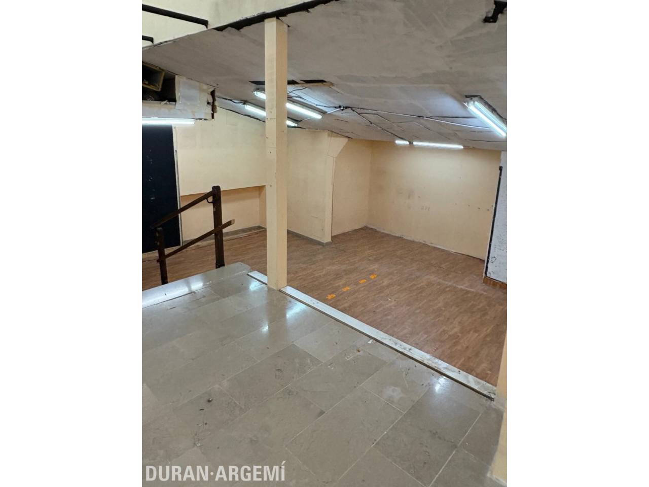 Local comercial en alquiler en el centro – Primera línea comercial