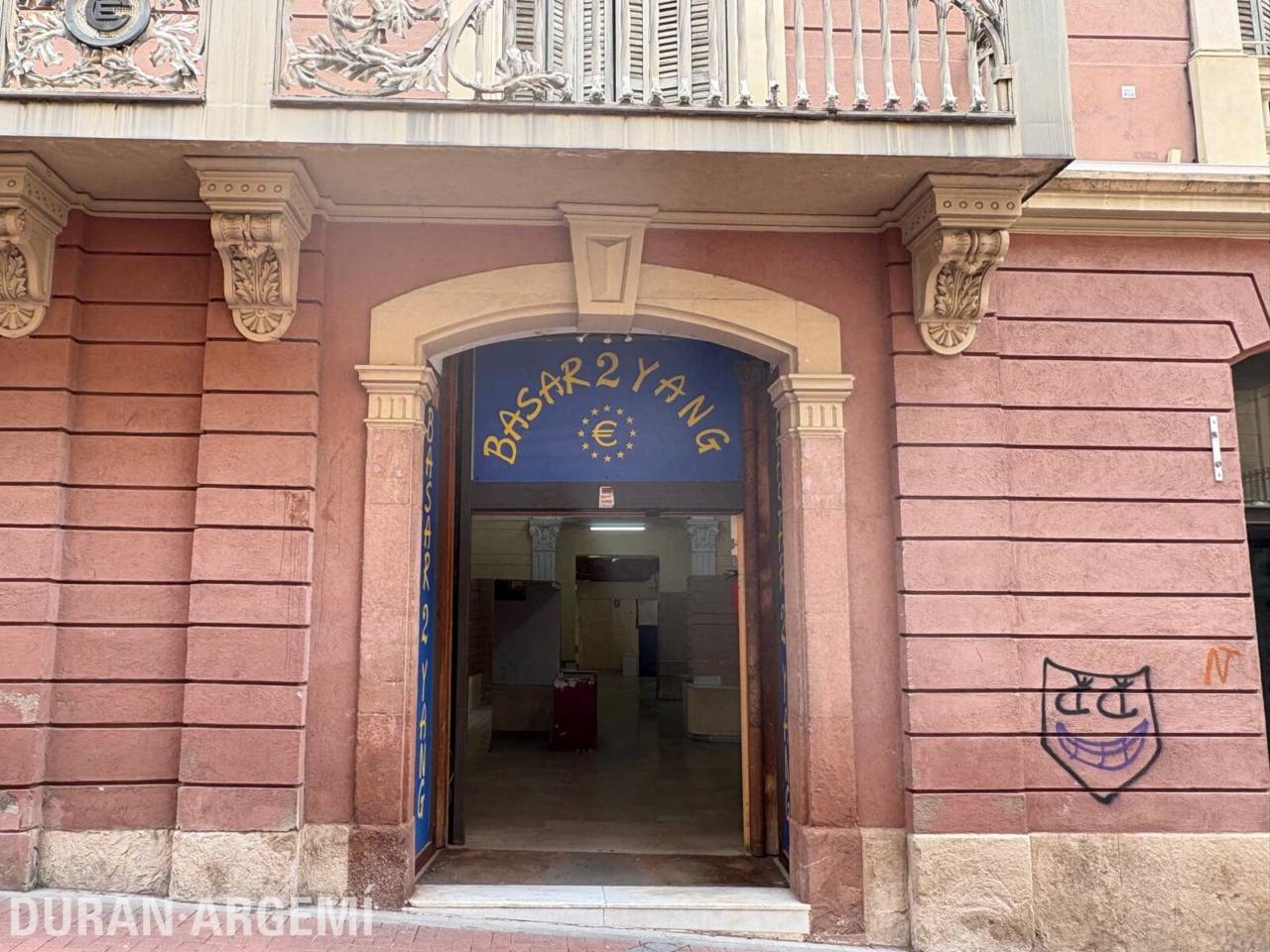 Local comercial en alquiler en el centro – Primera línea comercial