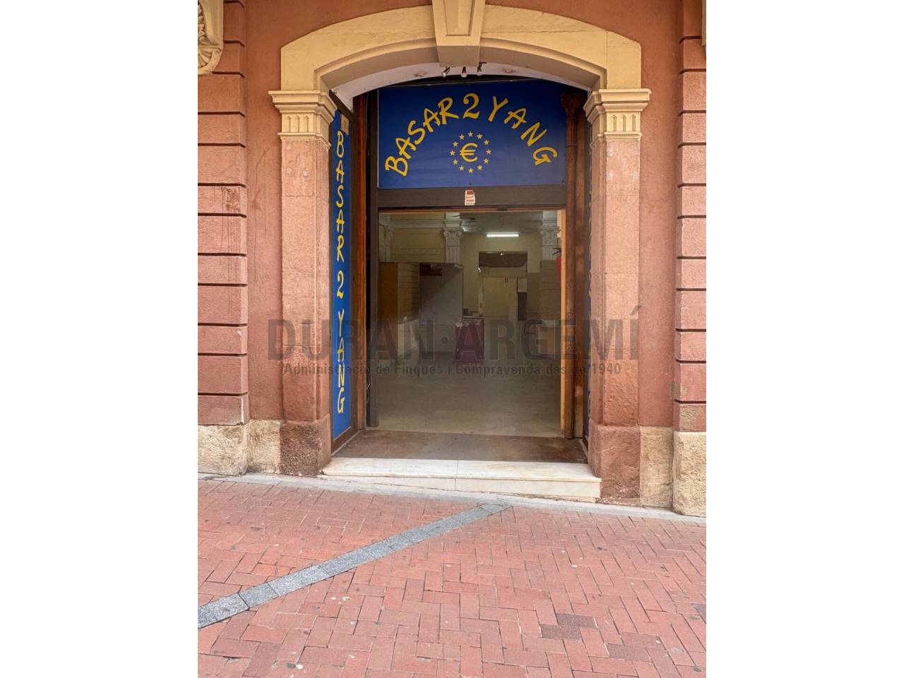 Local comercial en alquiler en el centro - Primera línea comercial