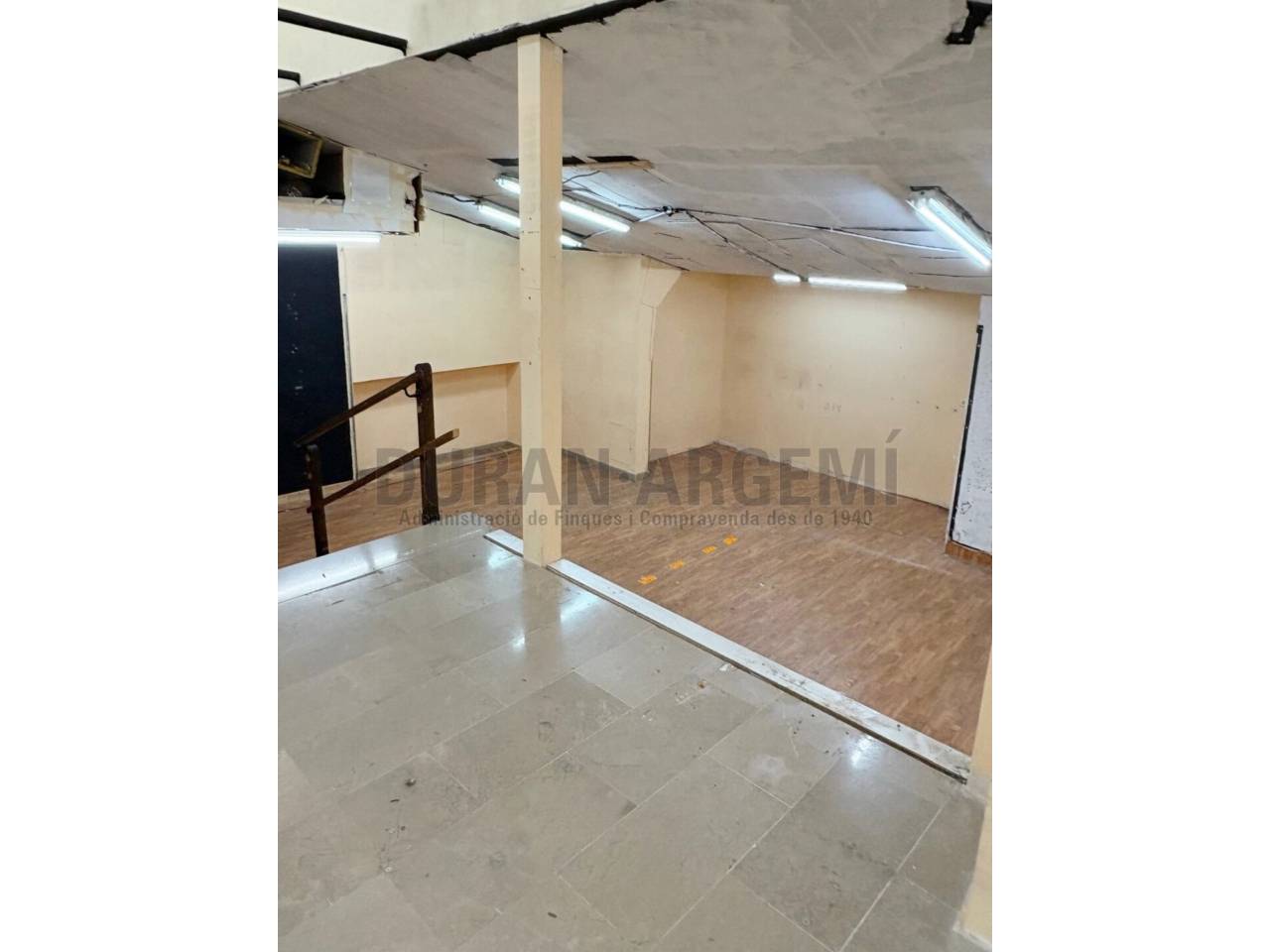 Local comercial en alquiler en el centro - Primera línea comercial
