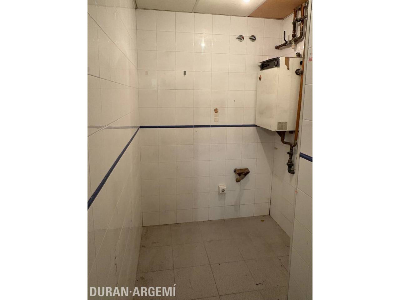 Local comercial en alquiler en el centro – Primera línea comercial
