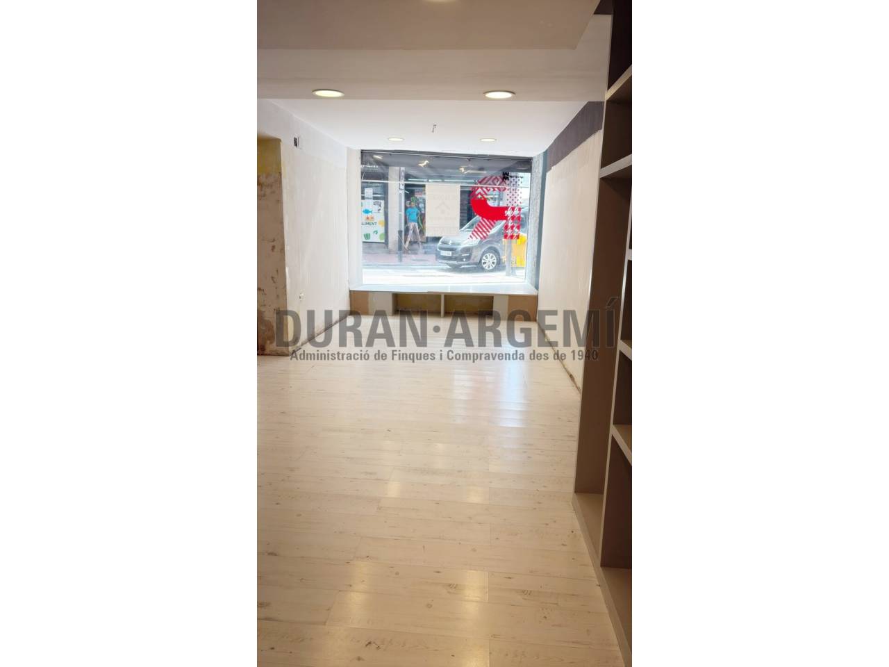 LOCAL DE LLOGUER EN CARRER VOLTA