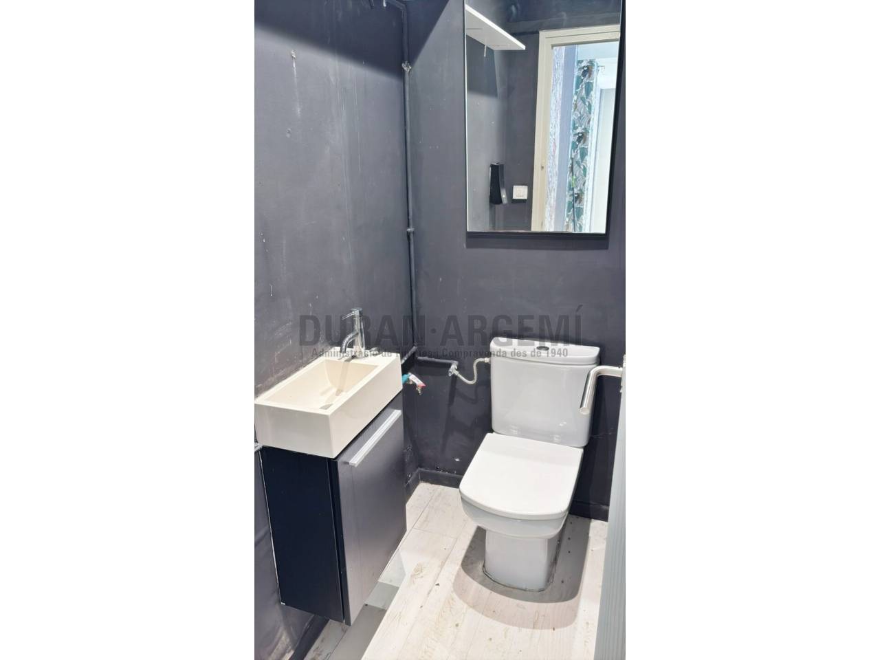 LOCAL DE LLOGUER EN CARRER VOLTA