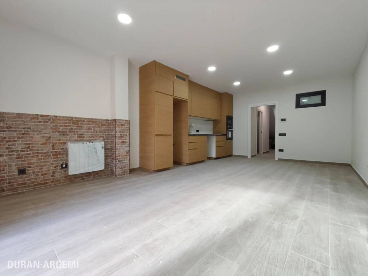 Bajos con patio en venta en Ca n'Aurell