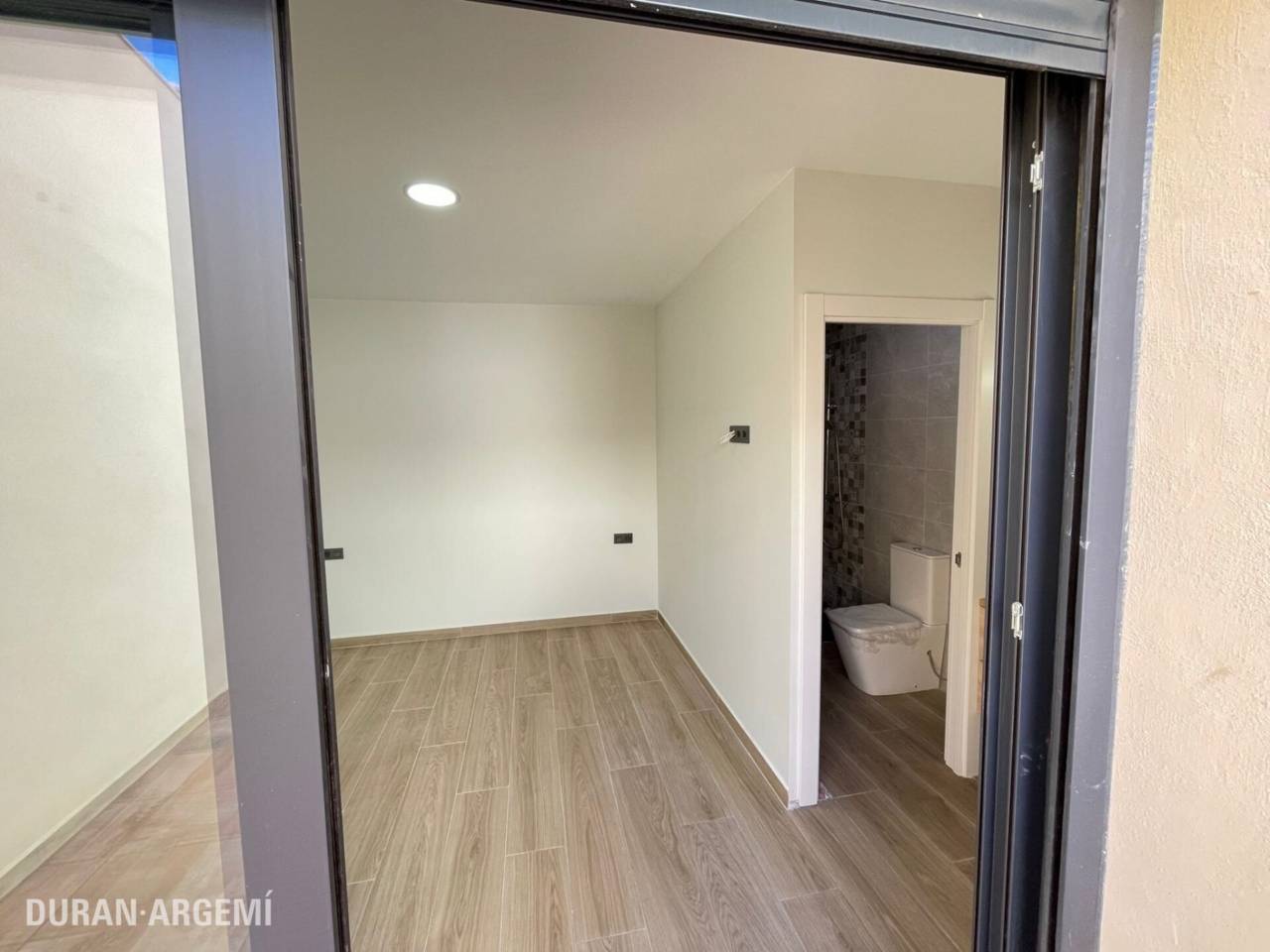 Bajos con patio en venta en Ca n'Aurell