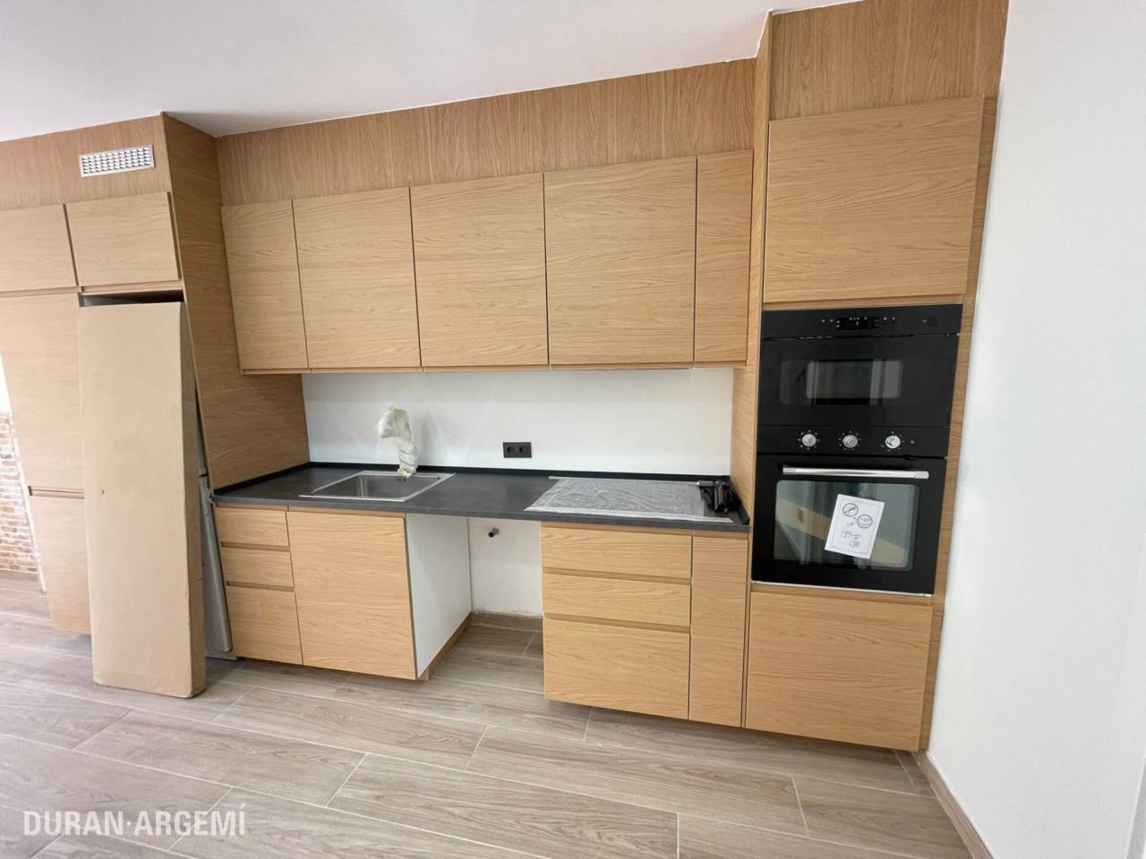 Bajos con patio en venta en Ca n'Aurell