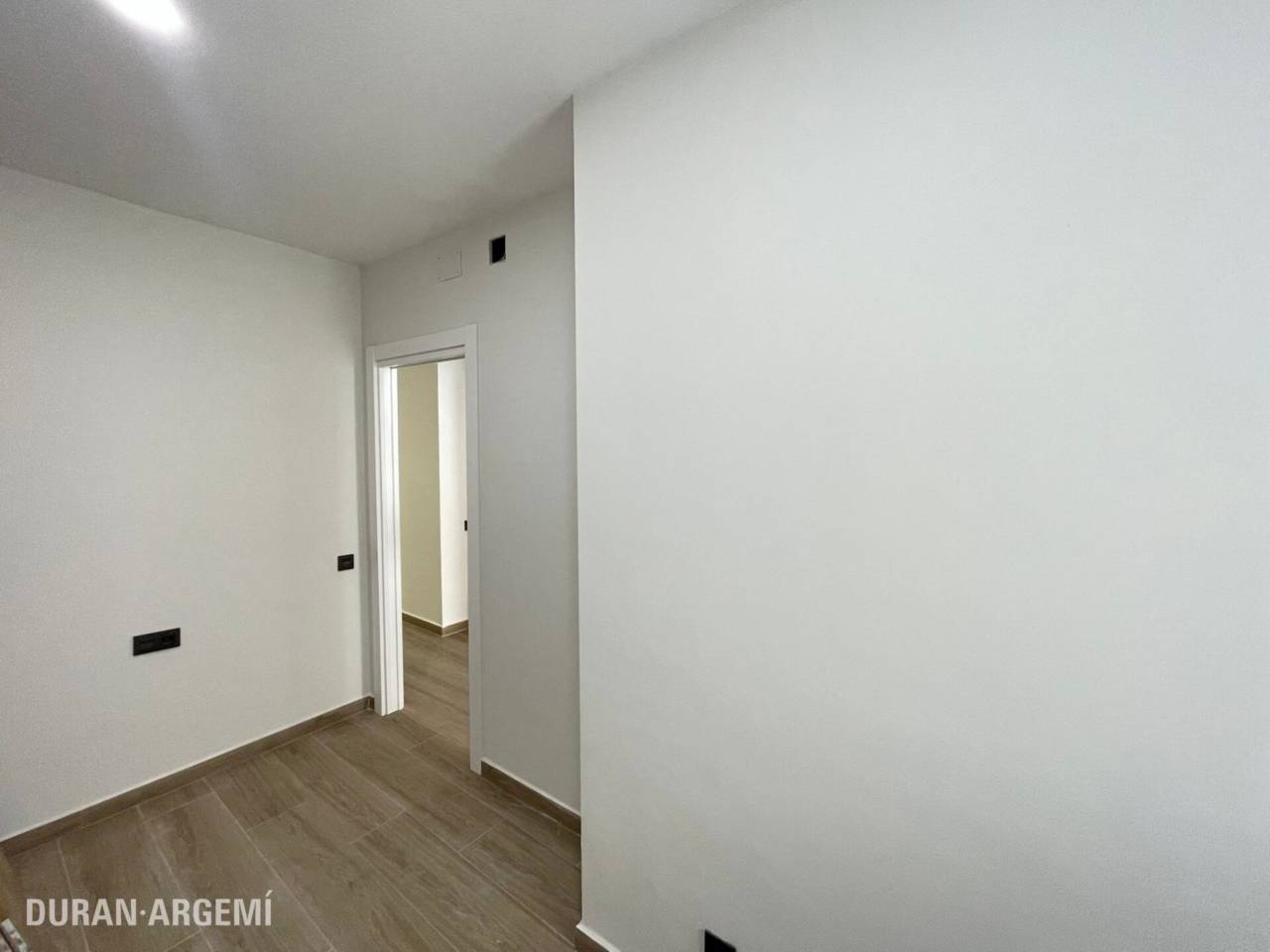 Bajos con patio en venta en Ca n'Aurell