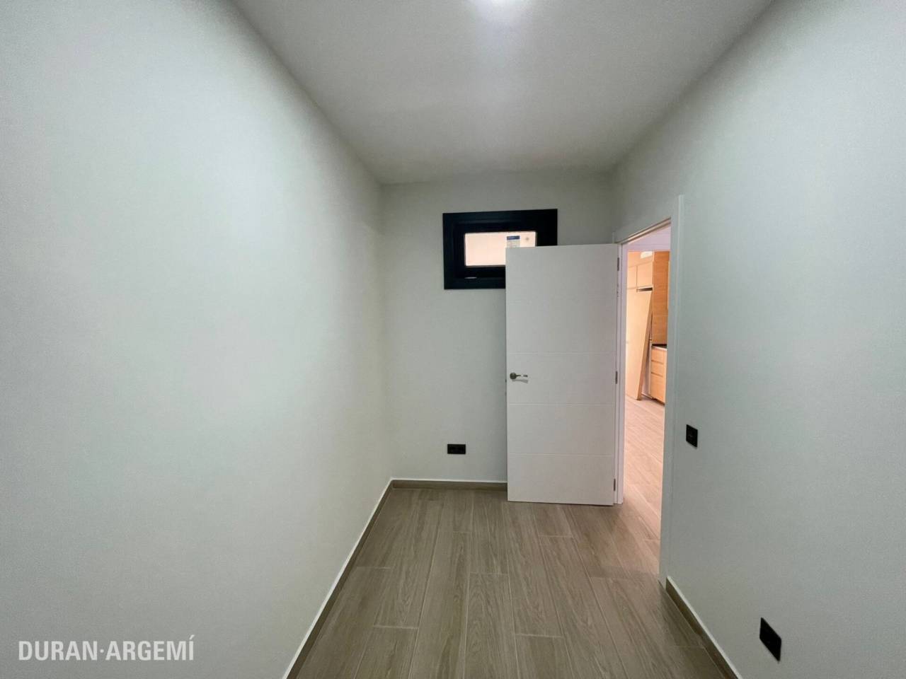 Bajos con patio en venta en Ca n'Aurell