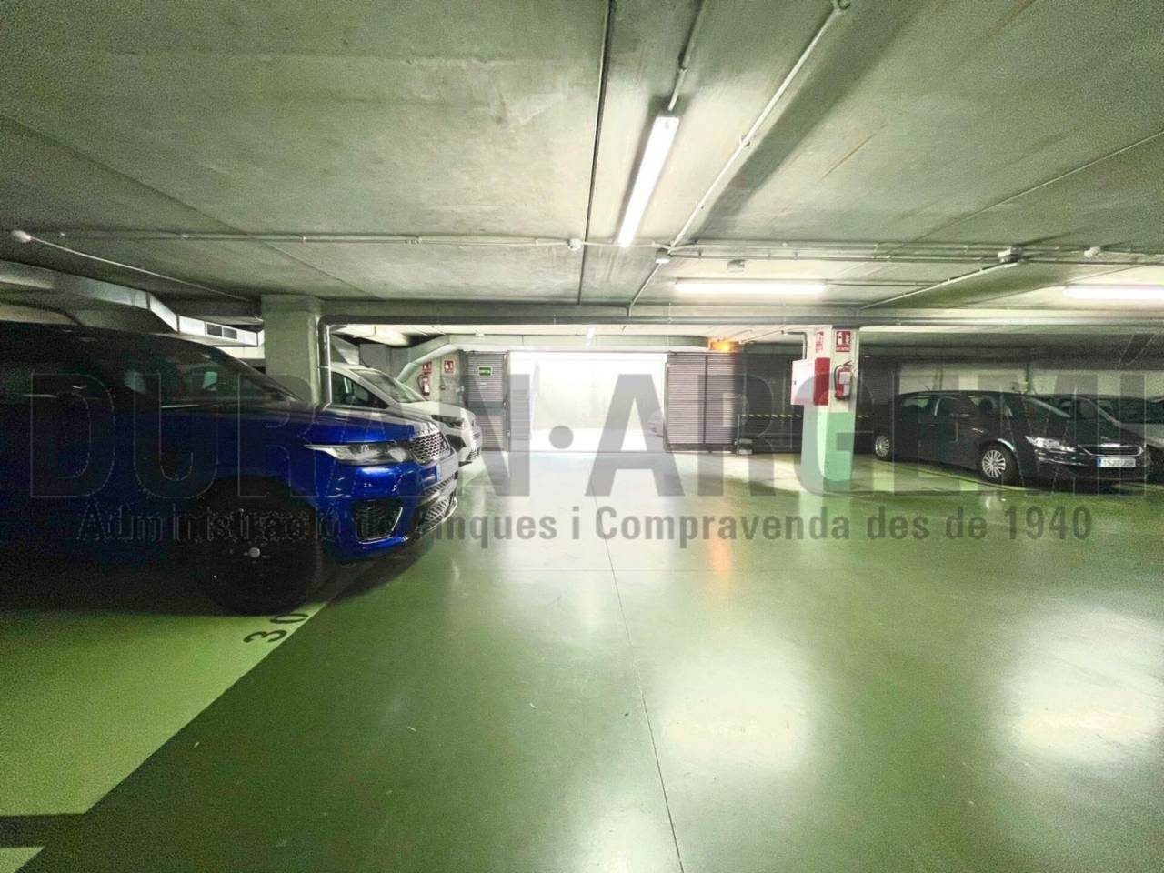 Oficina de lloguer en edifici emblemàtic, ideal per a seu d'empresa a Les Fonts