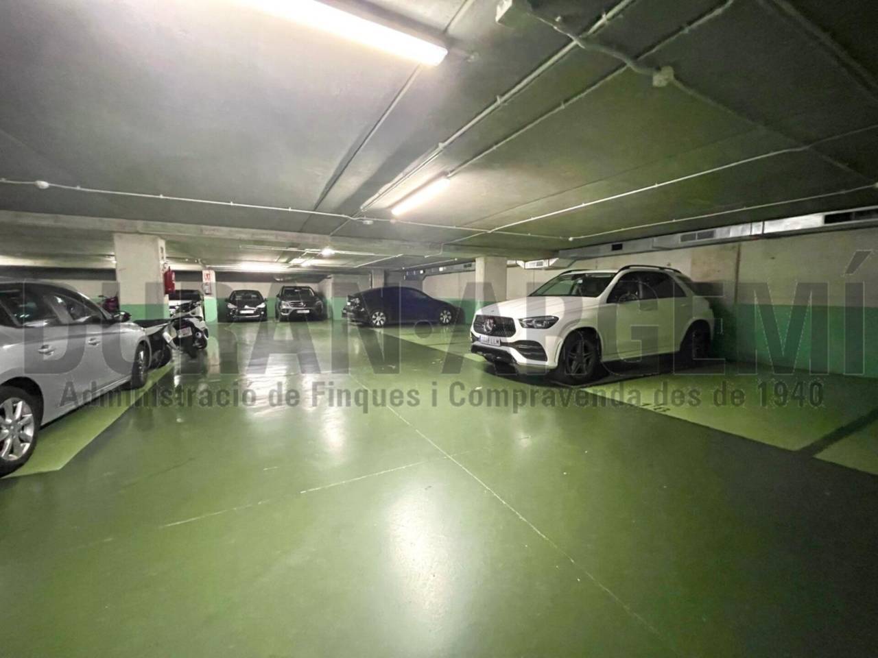 Oficina en venda amb singular presència corporativa a Les Fonts de Terrassa