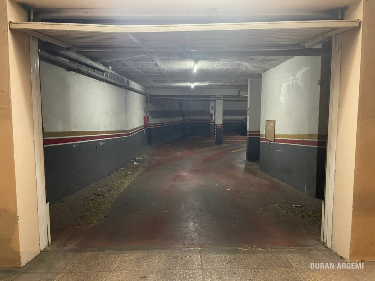 Parking en Venta en el Centro (08221)