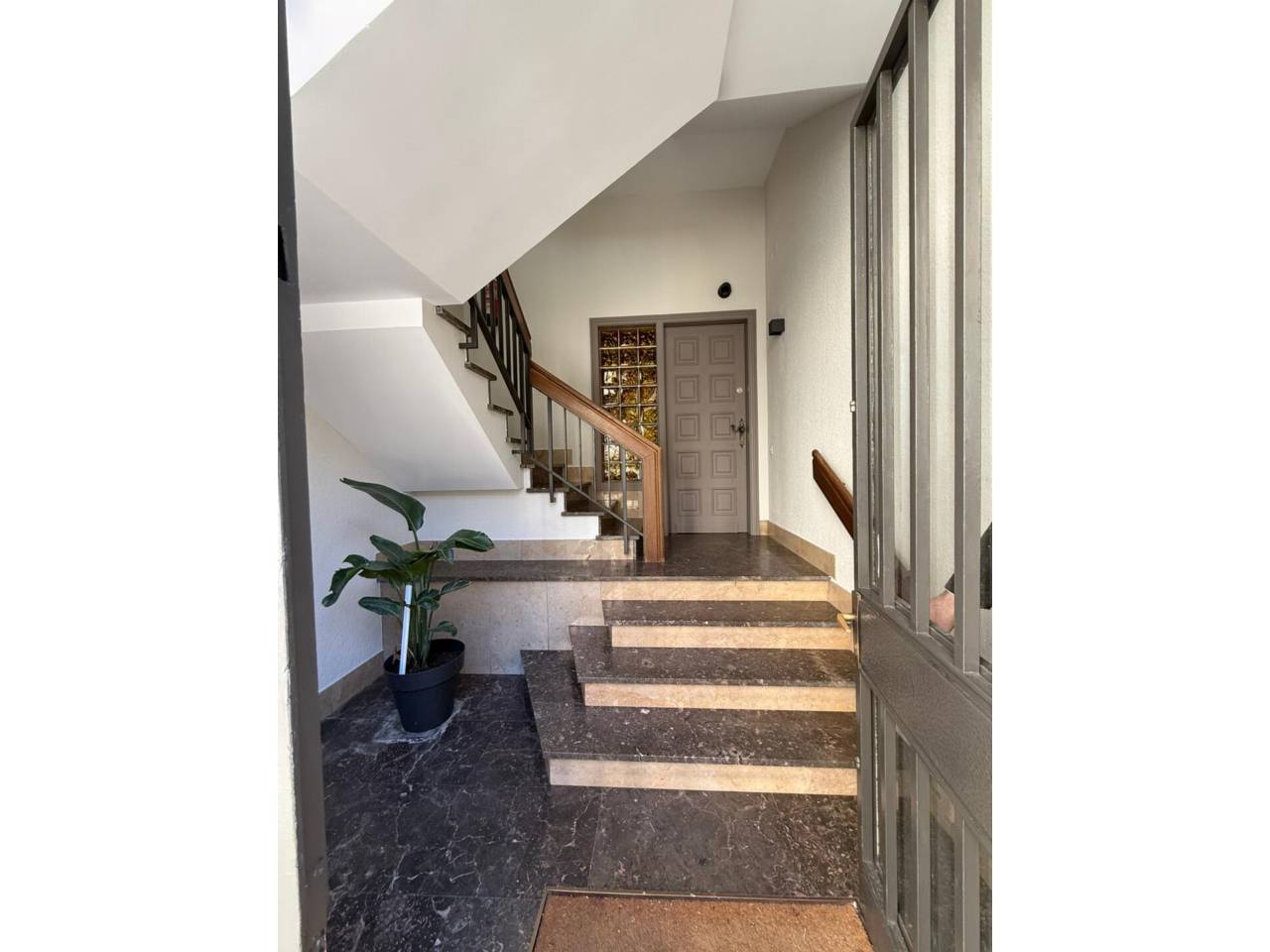 Exclusiu habitatge de gran format amb pati privat a la millor zona de Terrassa