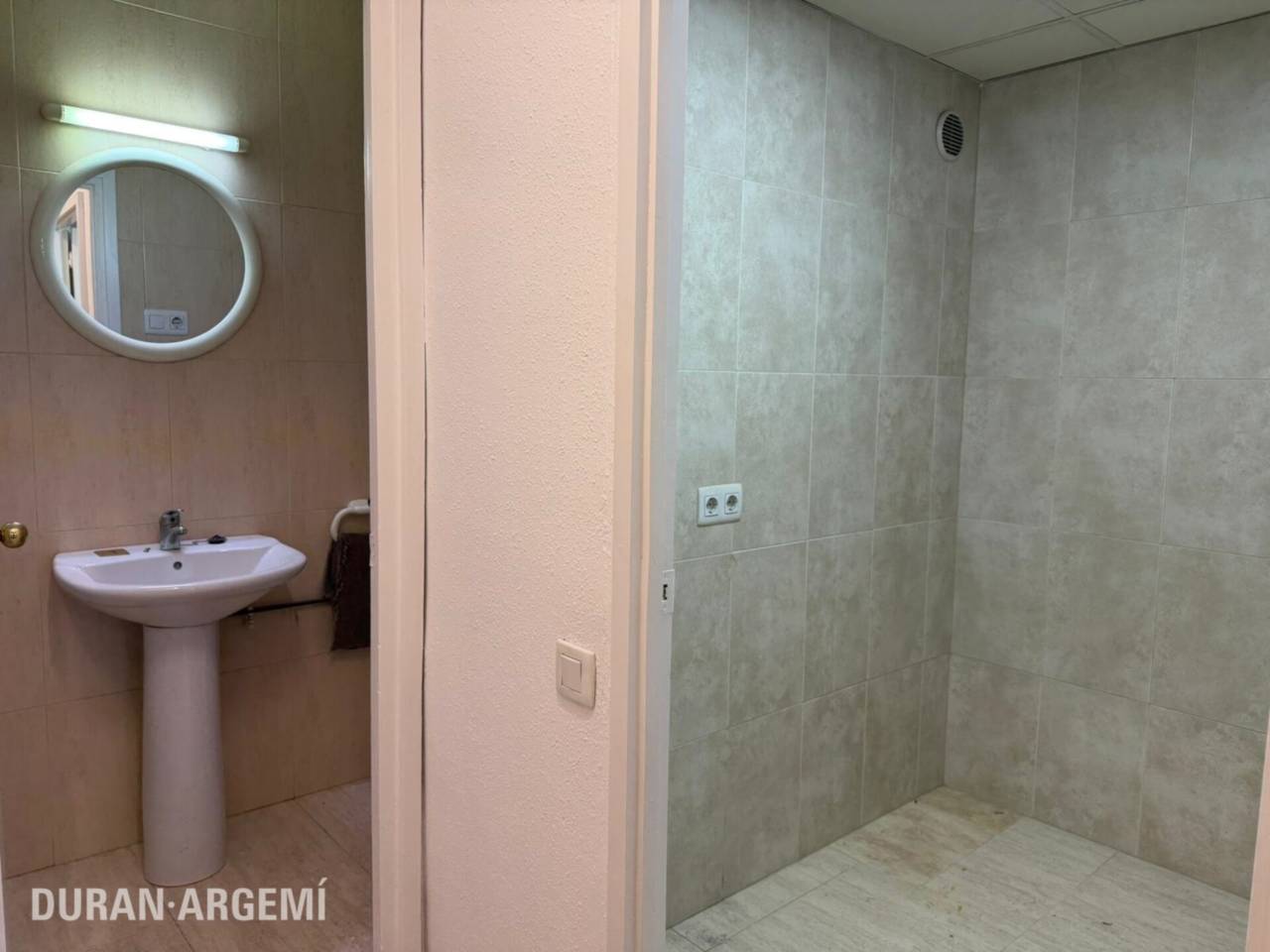 Despatx en lloguer al Centre