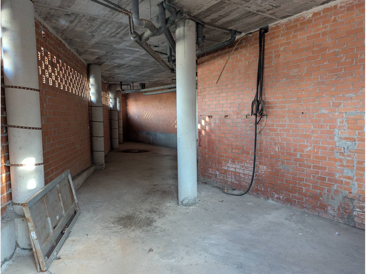 locales-comerciales en terrassa · roc-blanc 42000.00€