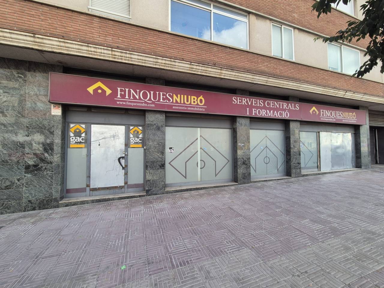 locales-comerciales en sabadell · centre €