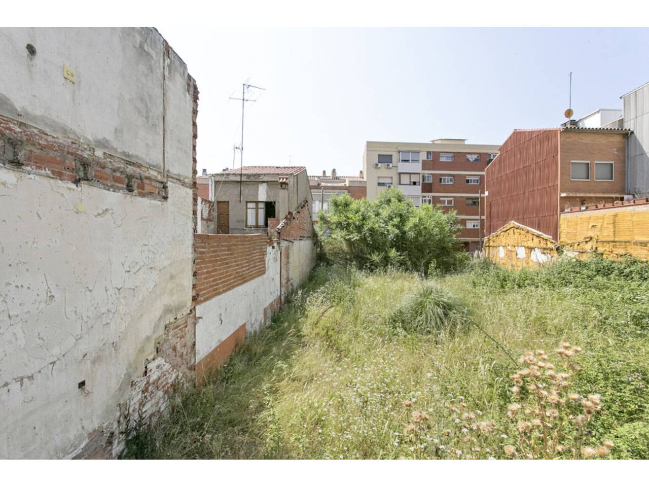 terrenos en sabadell · els-merinals 370000.00€