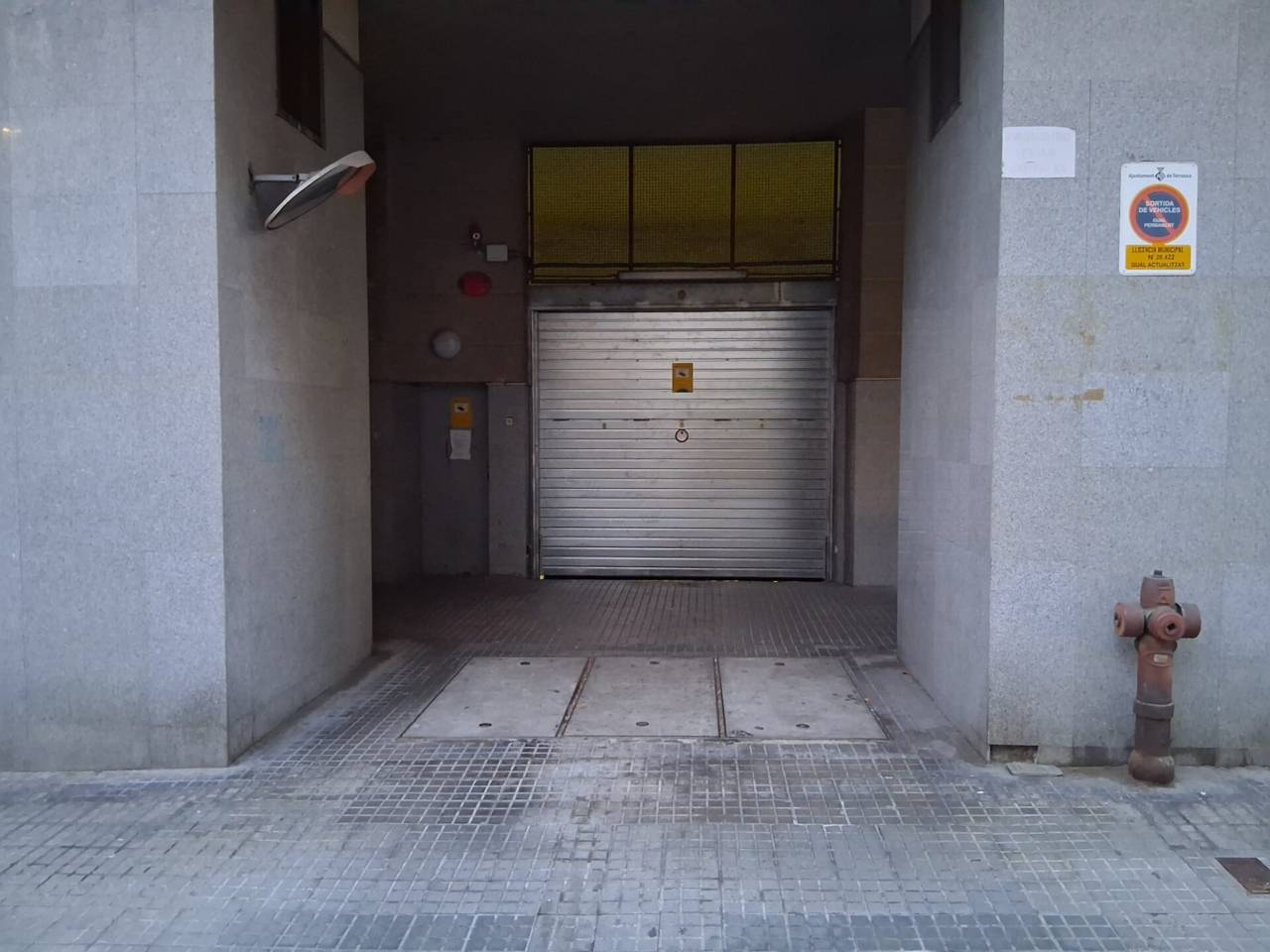 garaje en terrassa · cementiri-vell €