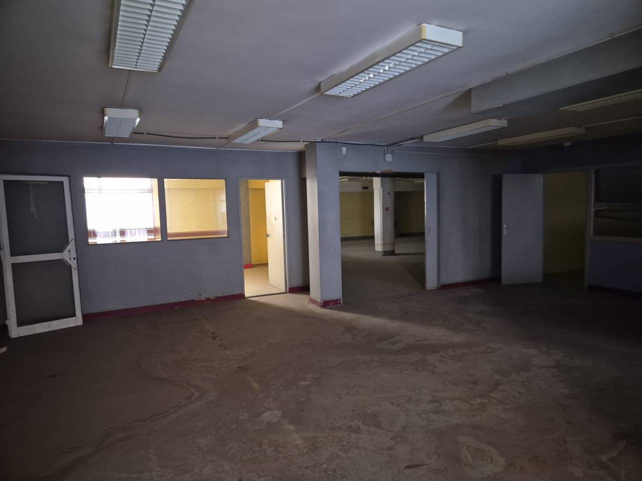 locales-comerciales en rubi · mercat 250000.00€