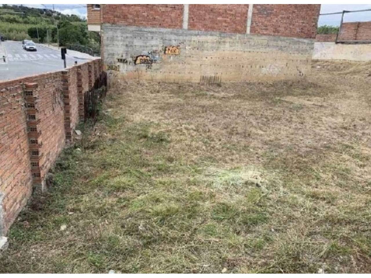 terrenos en terrassa · la-maurina 418000.00€