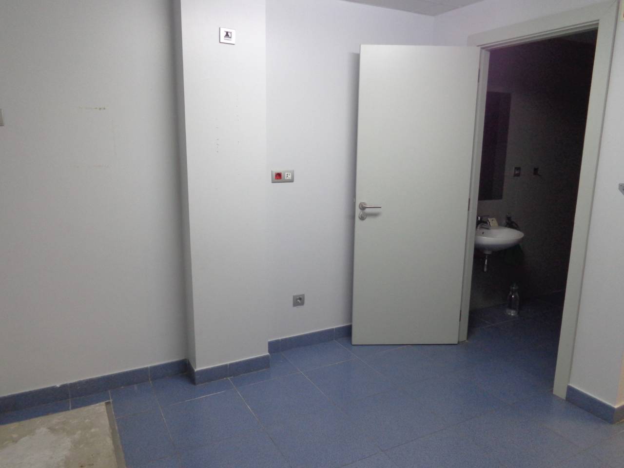 locales-comerciales en terrassa · escola-industrial-placa-de-catalunya €