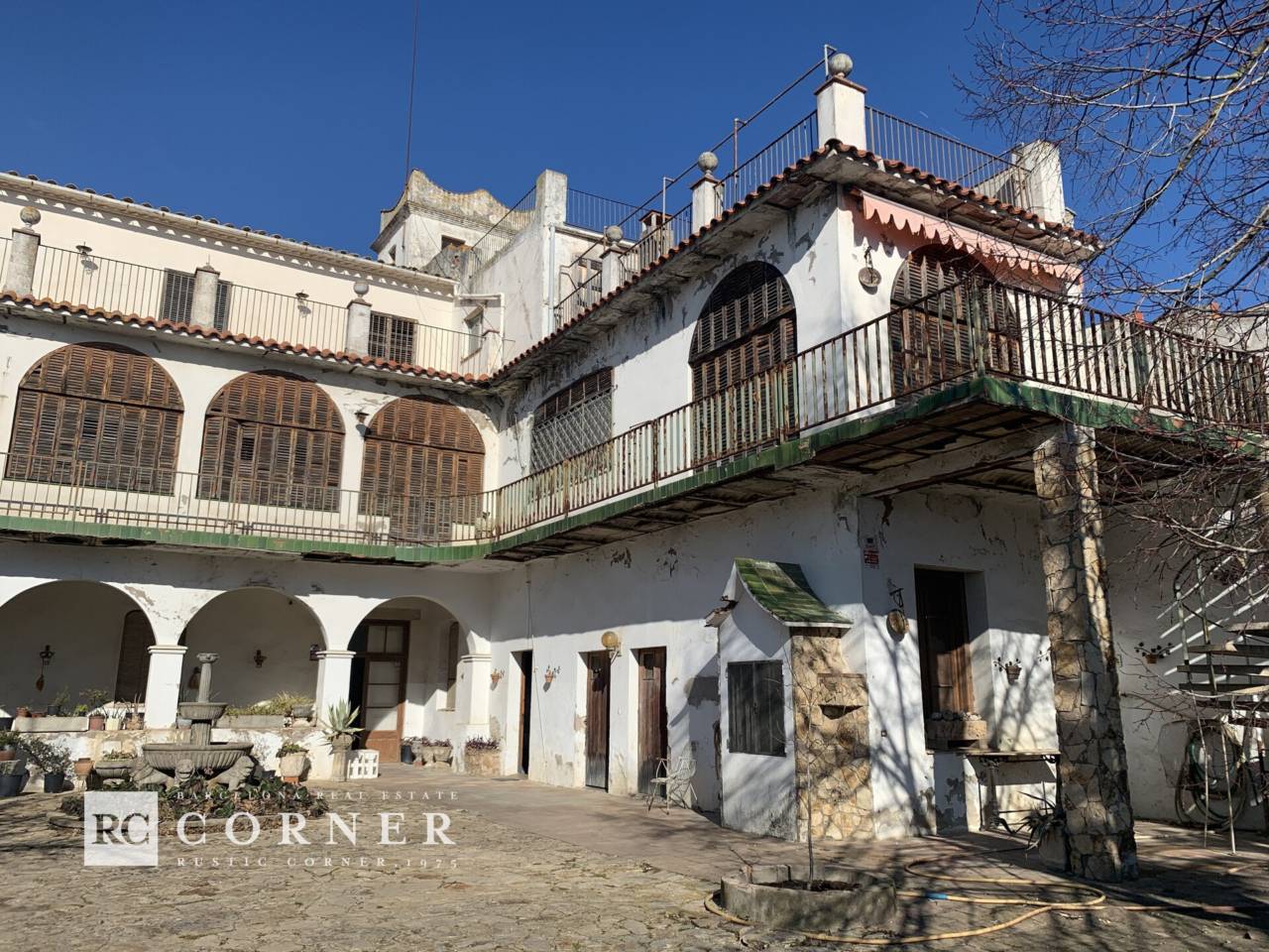 Casa pairal en pleno centro de Vidreres.