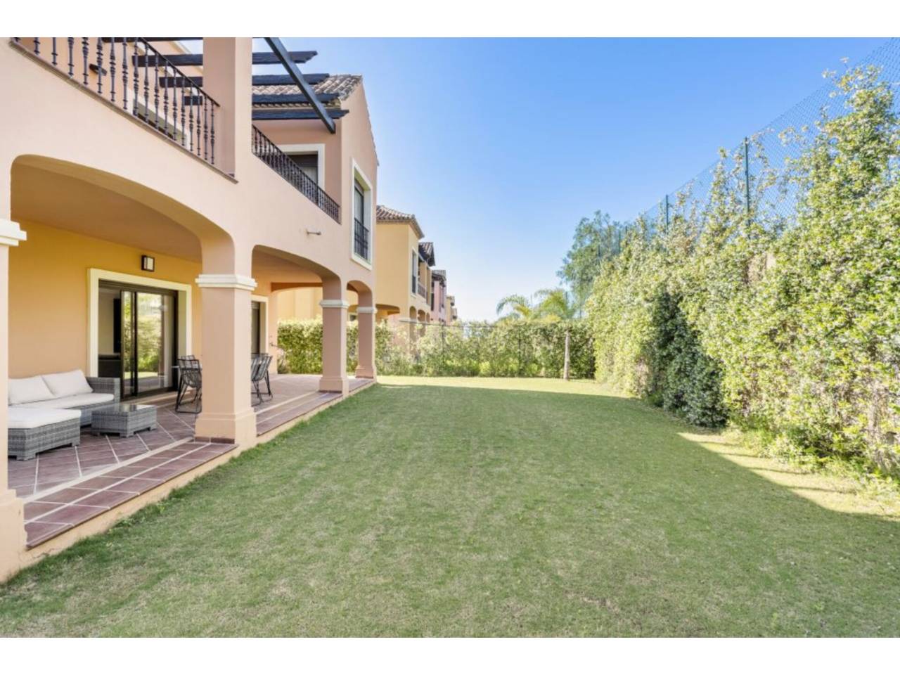 Casa pareada en venta en Estepona en Zona: Playa Bahía Dorada