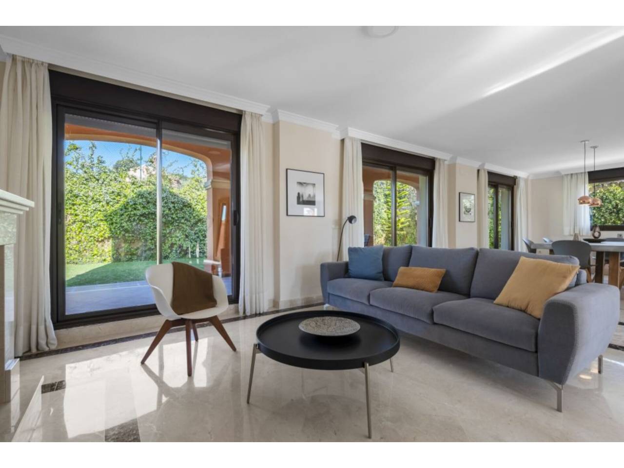 Casa pareada en venta en Estepona en Zona: Playa Bahía Dorada