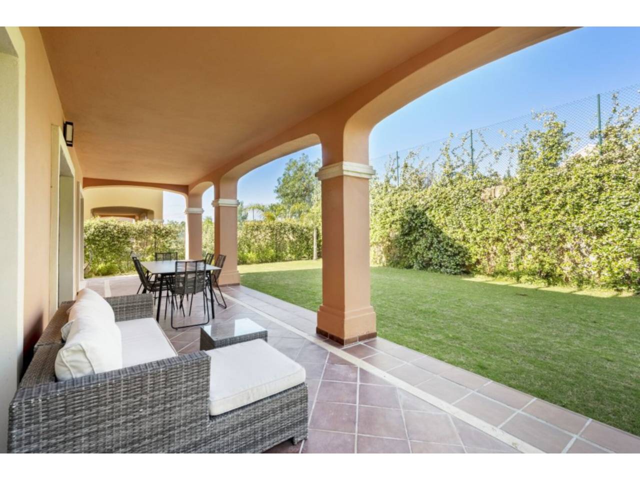 Casa pareada en venta en Estepona en Zona: Playa Bahía Dorada