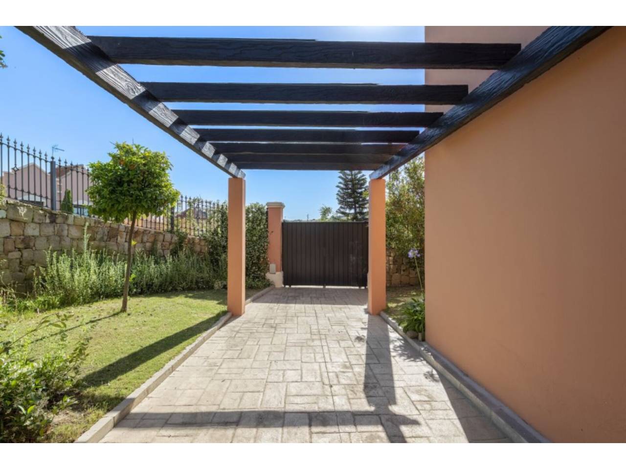Casa pareada en venta en Estepona en Zona: Playa Bahía Dorada