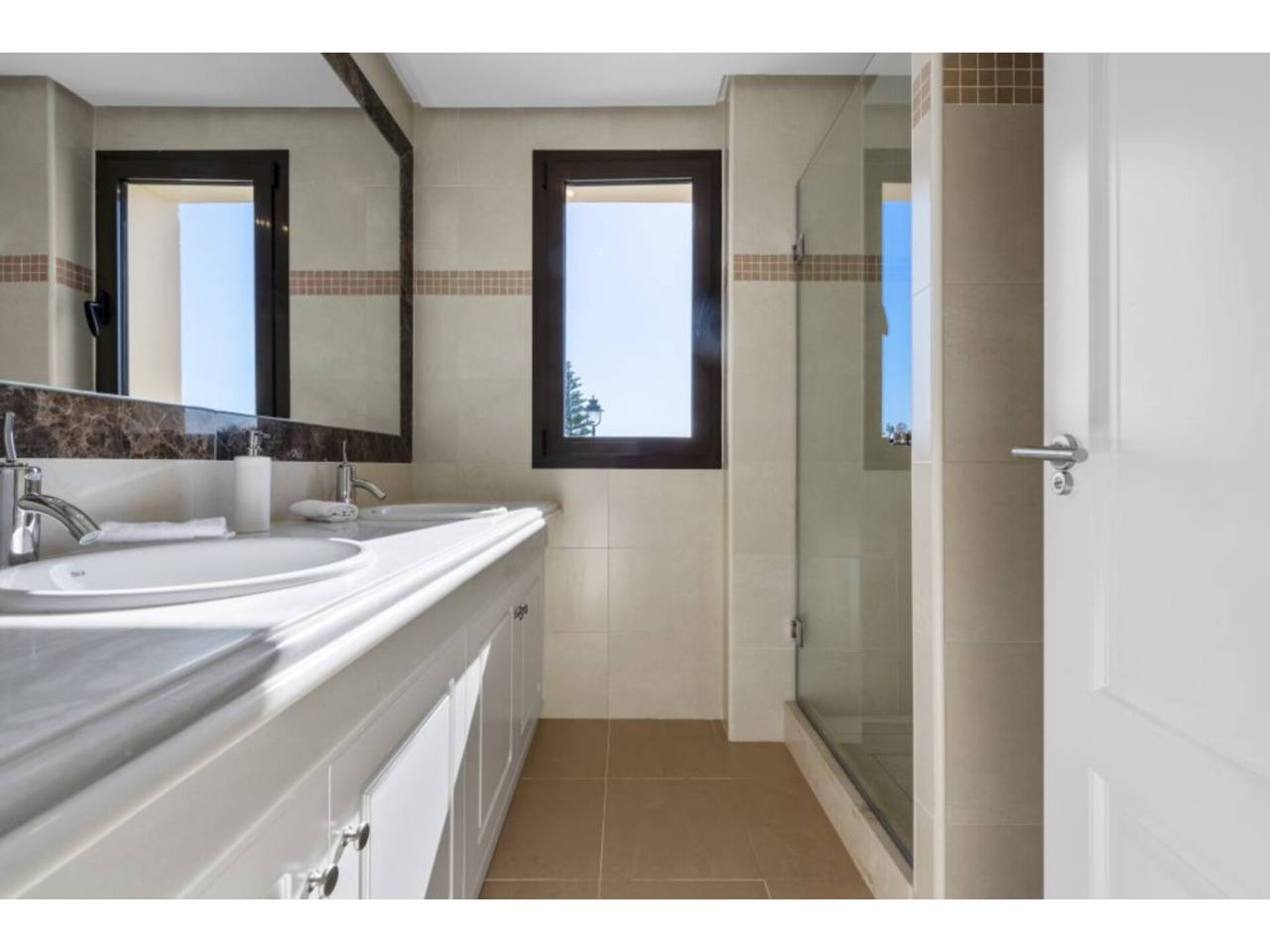 Casa pareada en venta en Estepona en Zona: Playa Bahía Dorada