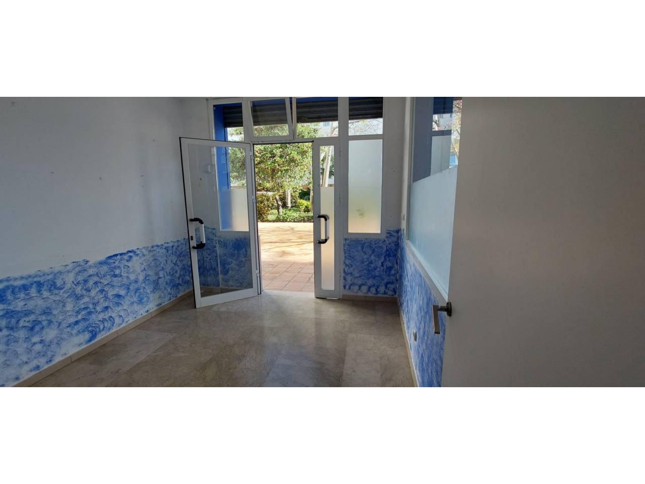 Local en venta en Estepona en Zona: Zona Avenida de Andalucía