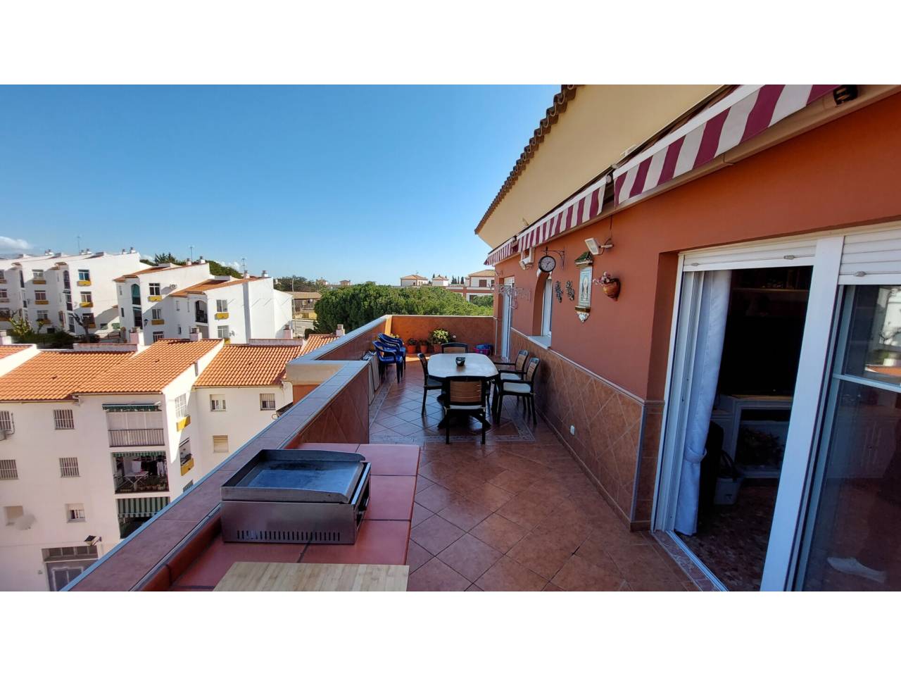Ático en venta en Estepona en Calle: San Fernando, edificio Los Monaguillos