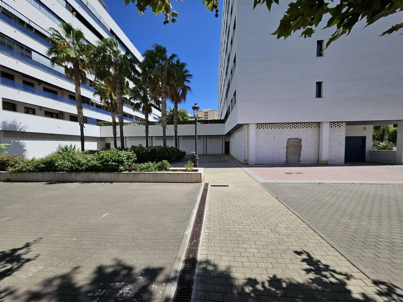 Local en venta en Estepona en Zona: Puerto