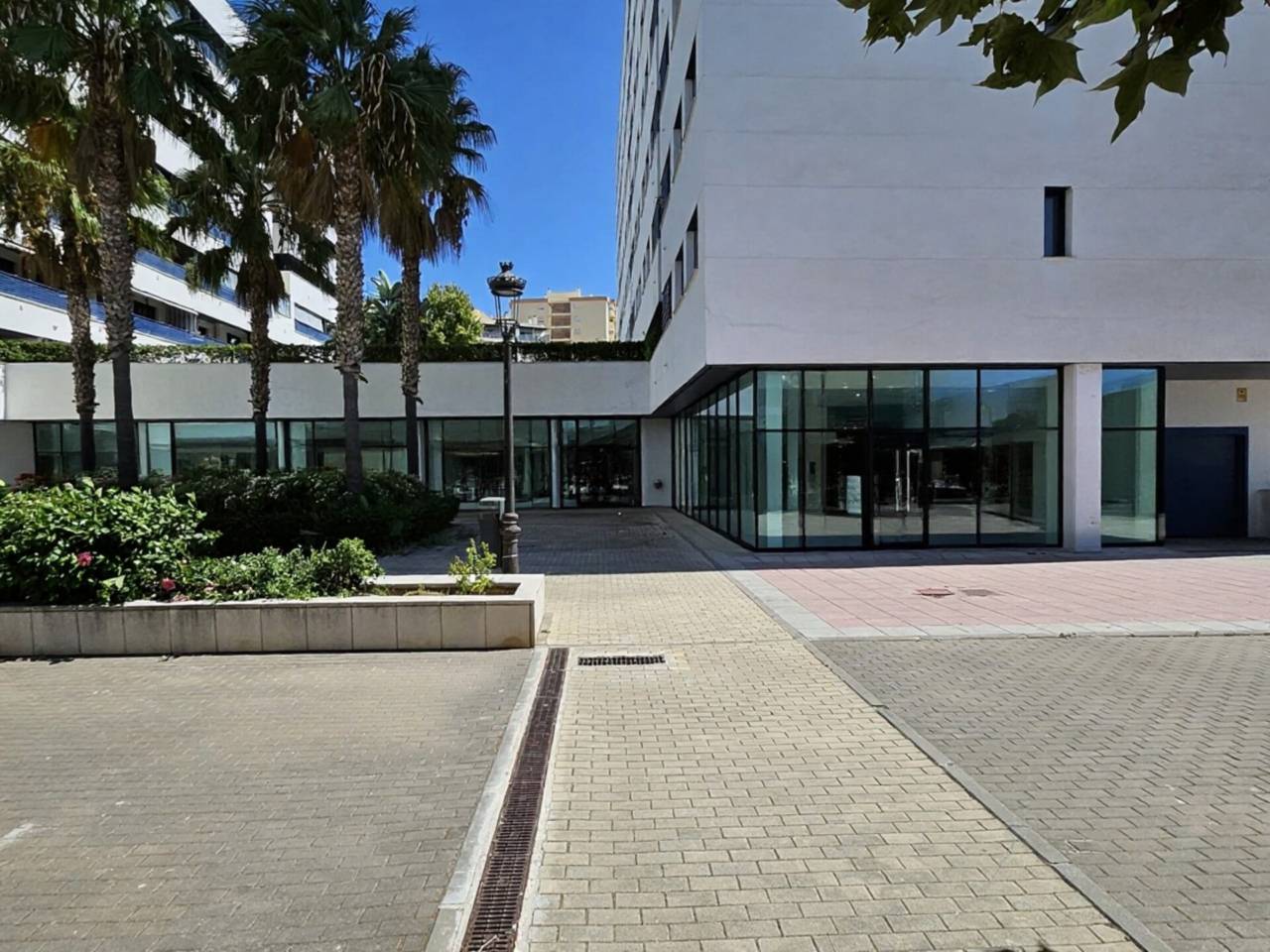 Local en venta en Estepona en Zona: Puerto