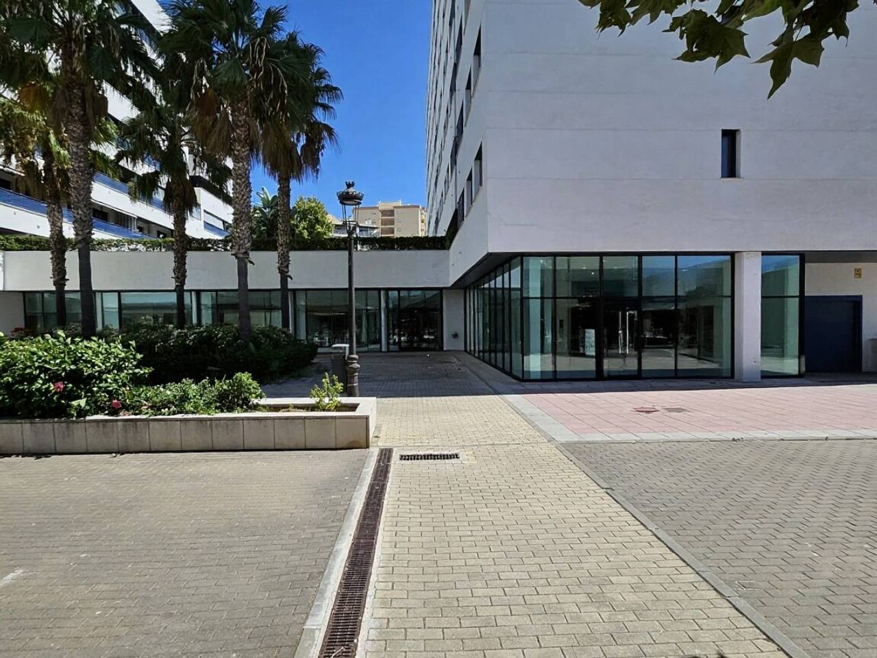 Local en venta en Estepona en Zona: Puerto