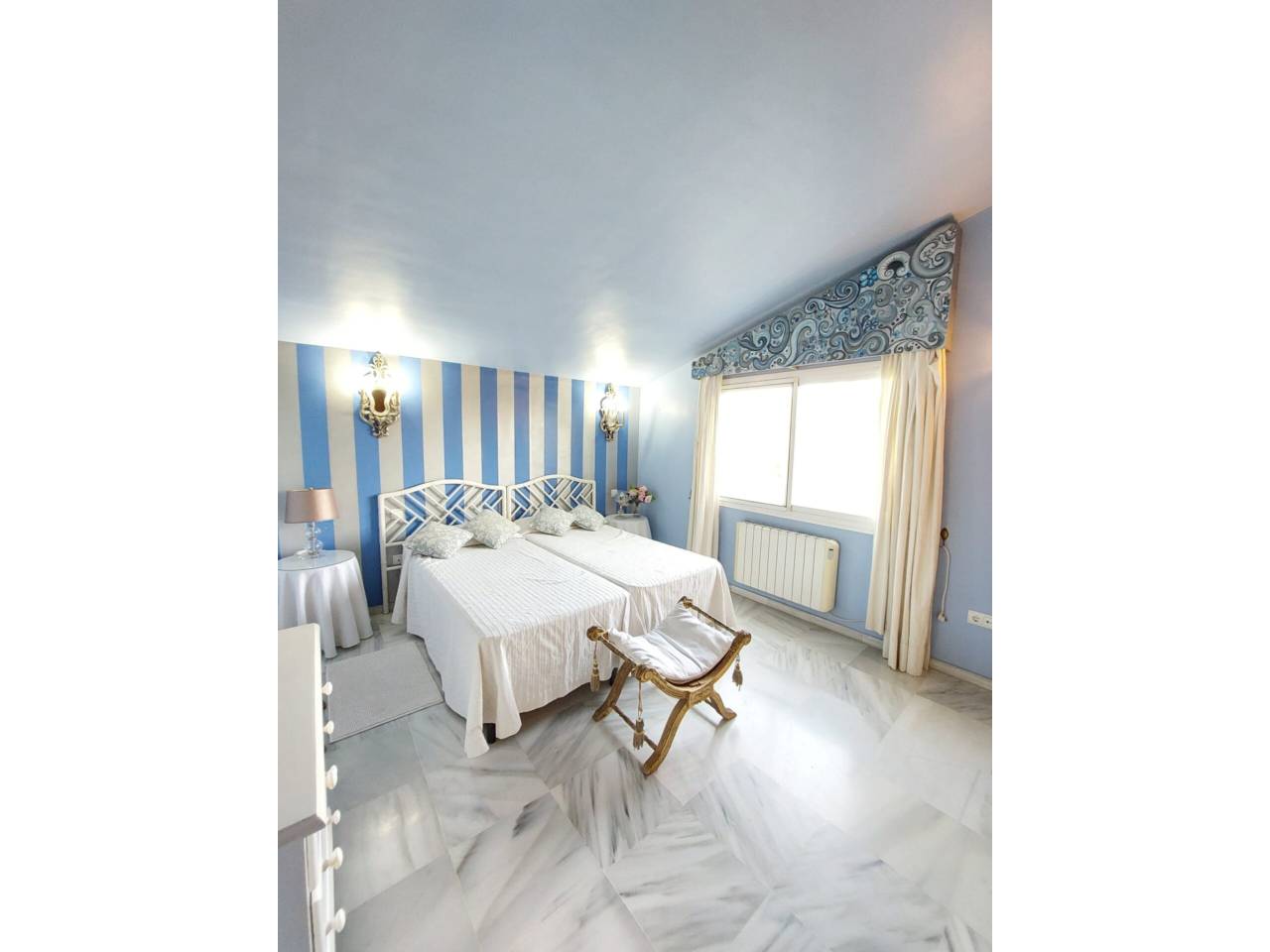Chalet unifamiliar en venta en Estepona en Zona: Guadalmansa