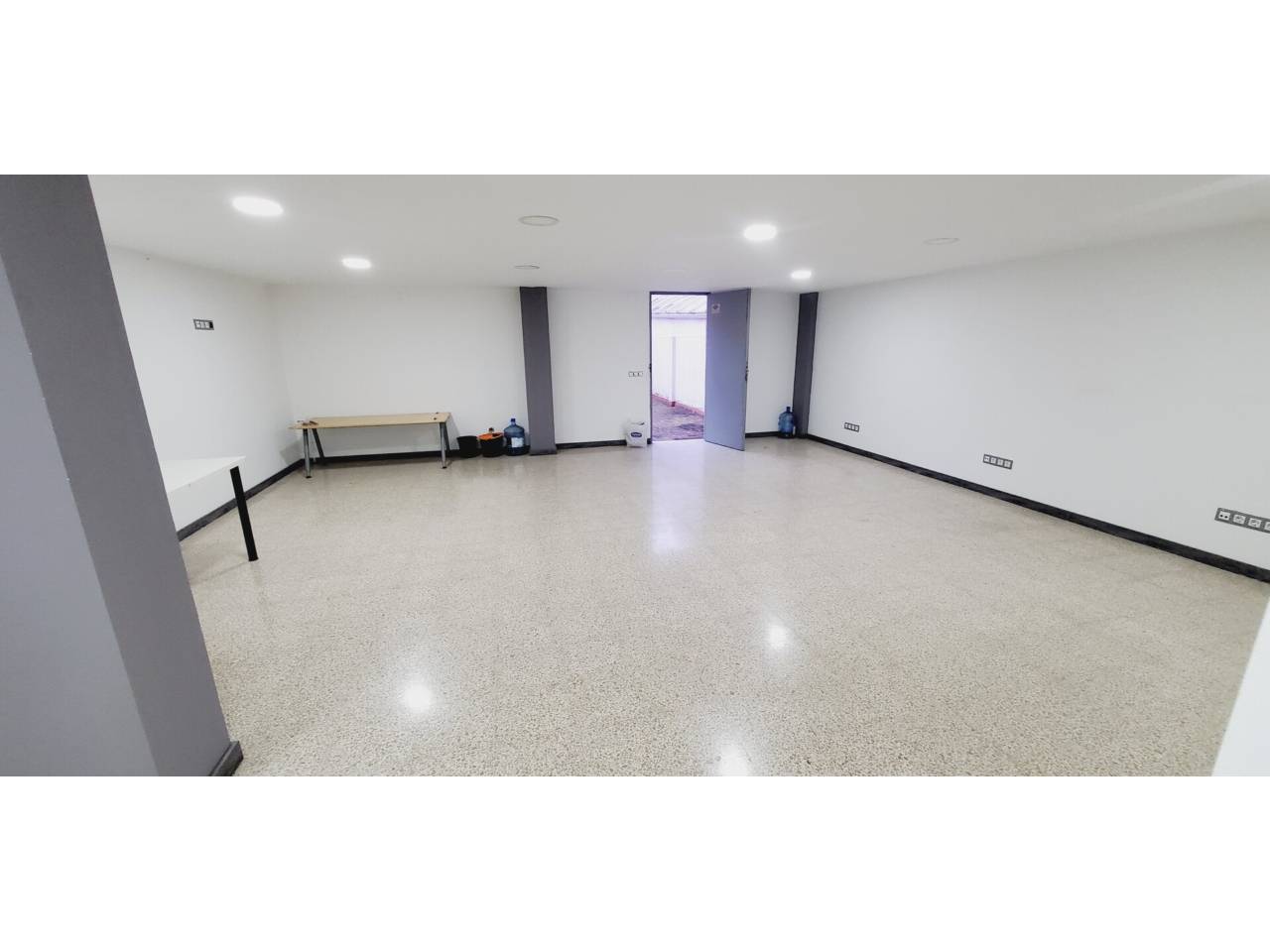 Venta de local comercial en Badalona-Bufalà
