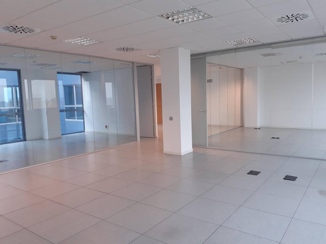 Oficina en venta en Sant Just Desvern