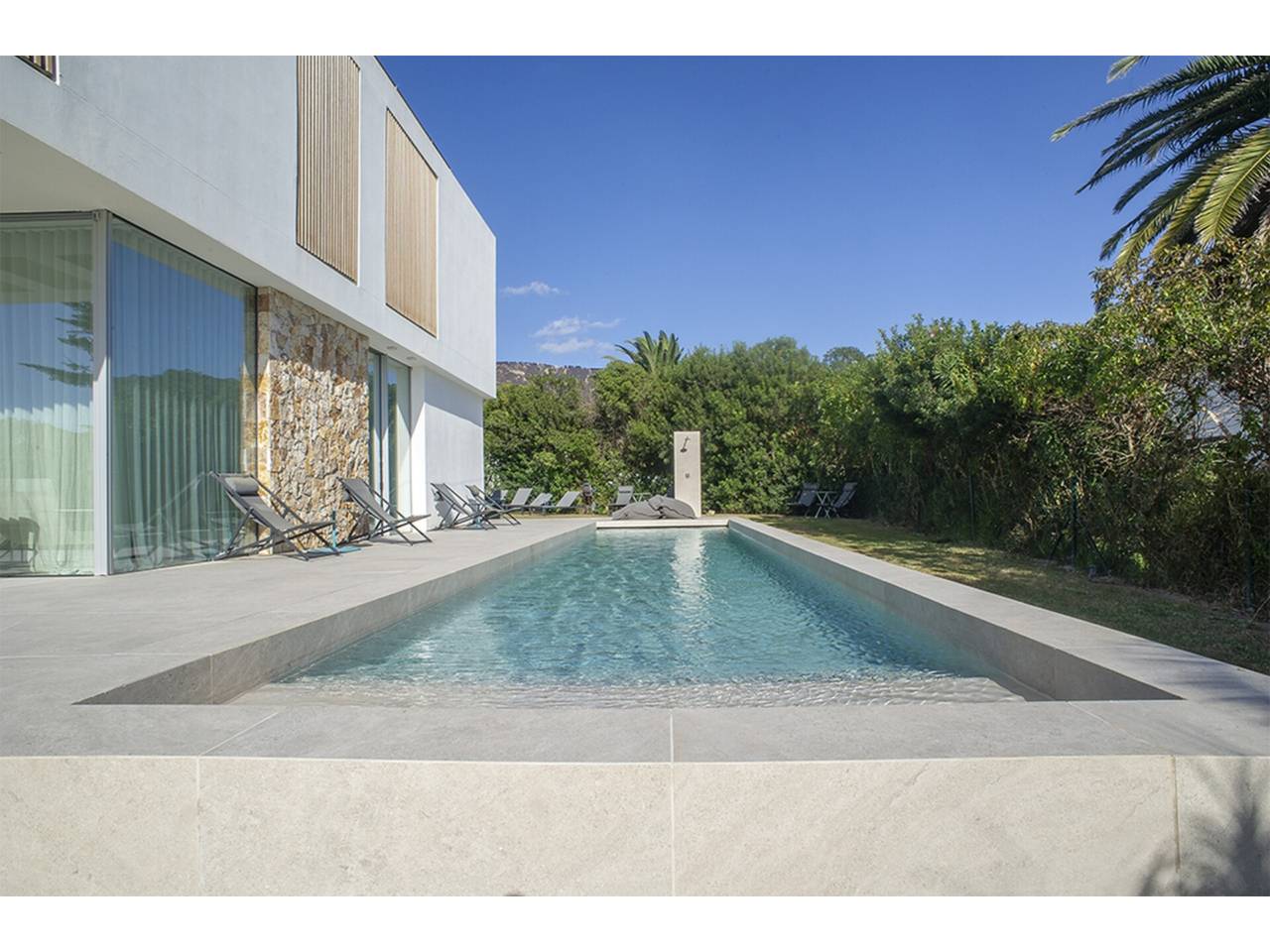 Imagen 10 de Espectacular chalet de reciente construcción a pie de La Cala de los Alemanes