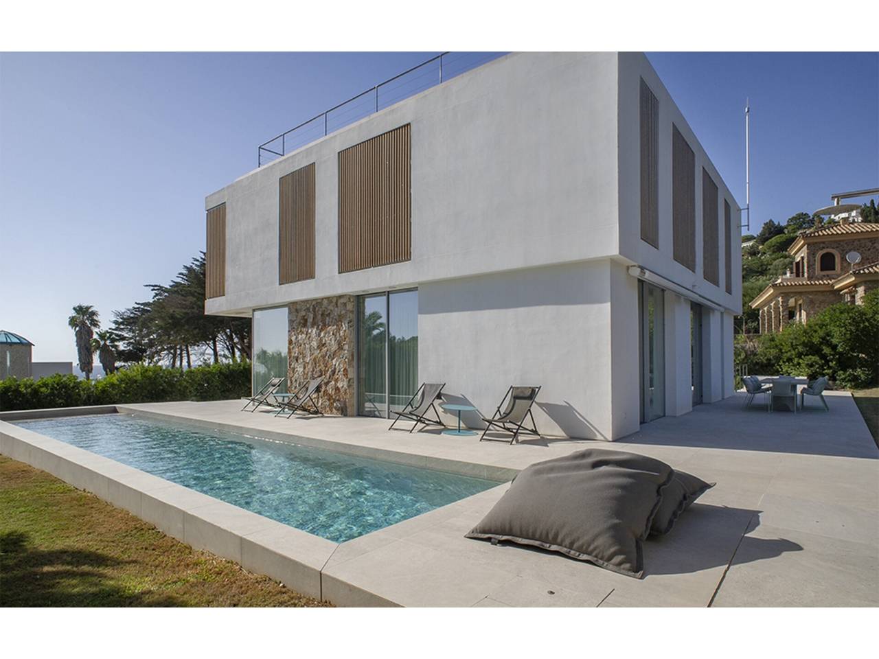 Imagen 4 de Espectacular chalet de reciente construcción a pie de La Cala de los Alemanes