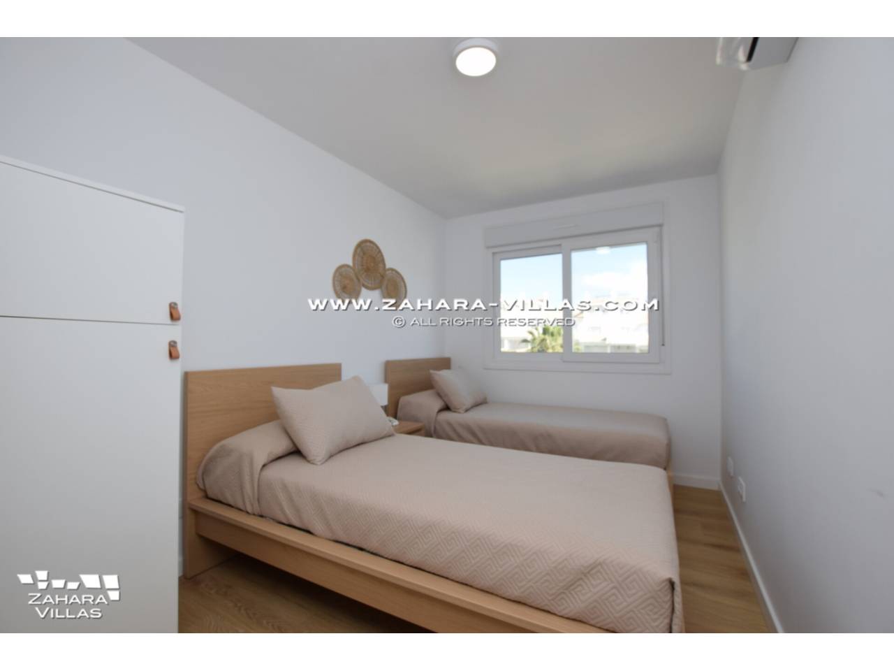 Imagen 17 de Casa Adosada de Nueva Construcción con vistas frontales al mar.