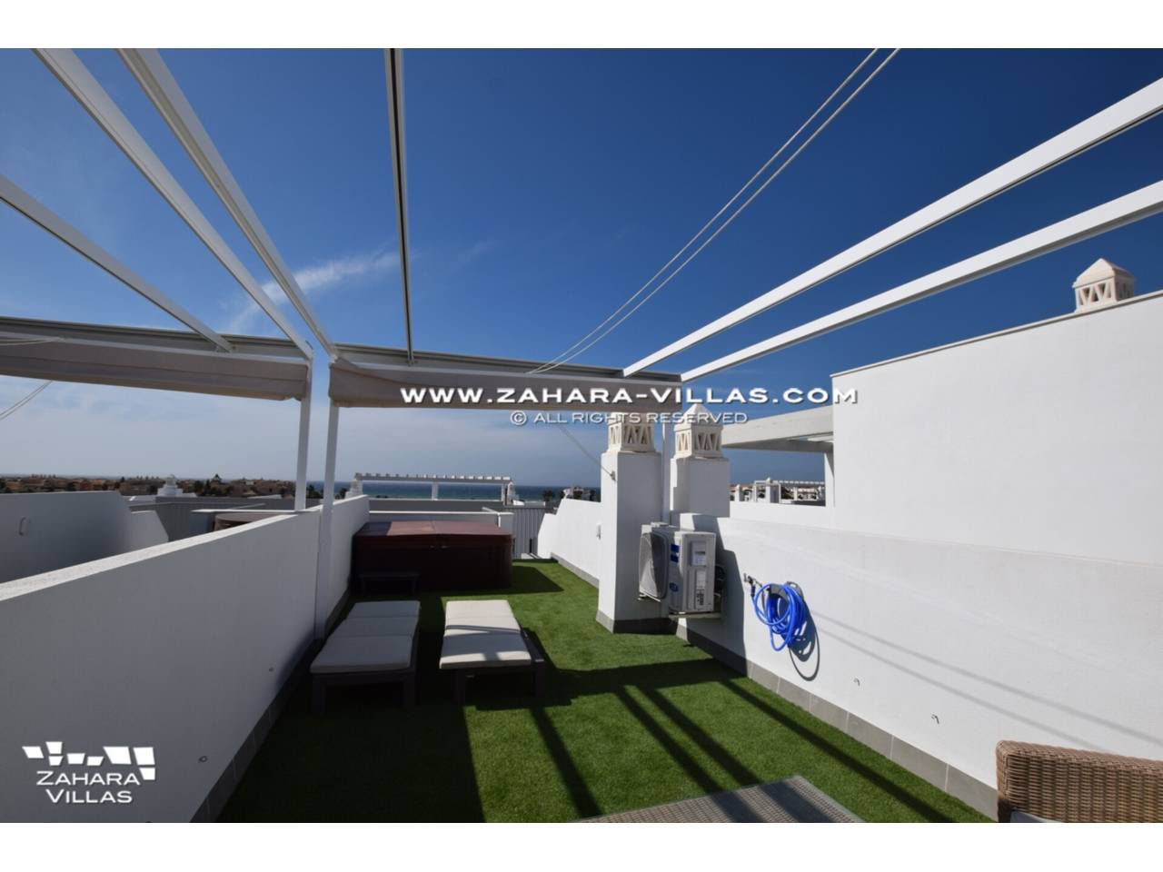 Imagen 40 de Casa Adosada de Nueva Construcción con vistas frontales al mar.