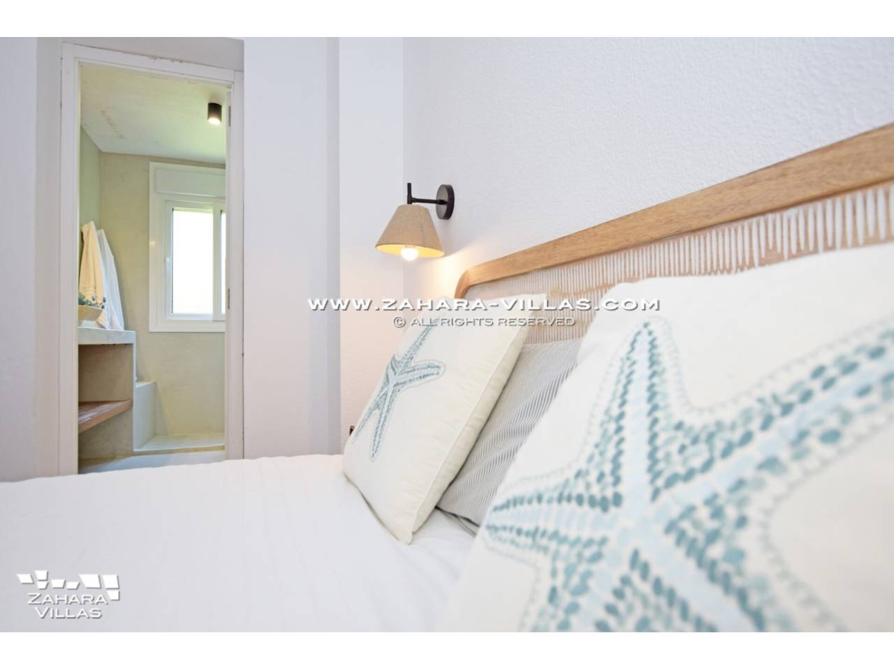 Imagen 23 de Bajo con Jardín Privado en Urb. Costa Zahara, a pie de playa